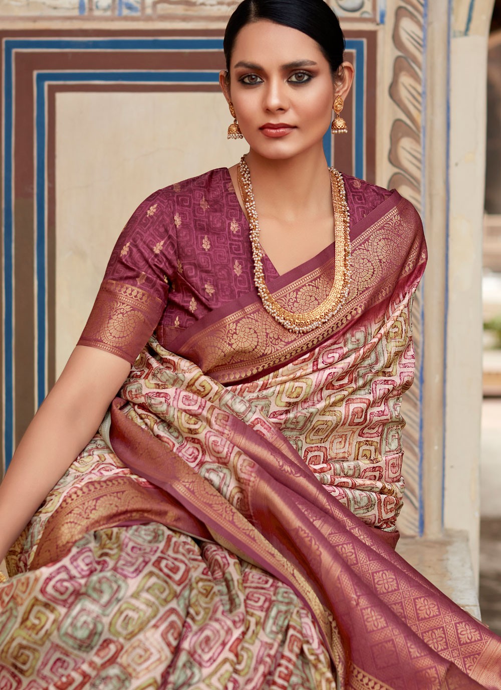 Maroon Handloom Silk Traditional Saree Border Work, Fancy Work, Printed, Zari S15750