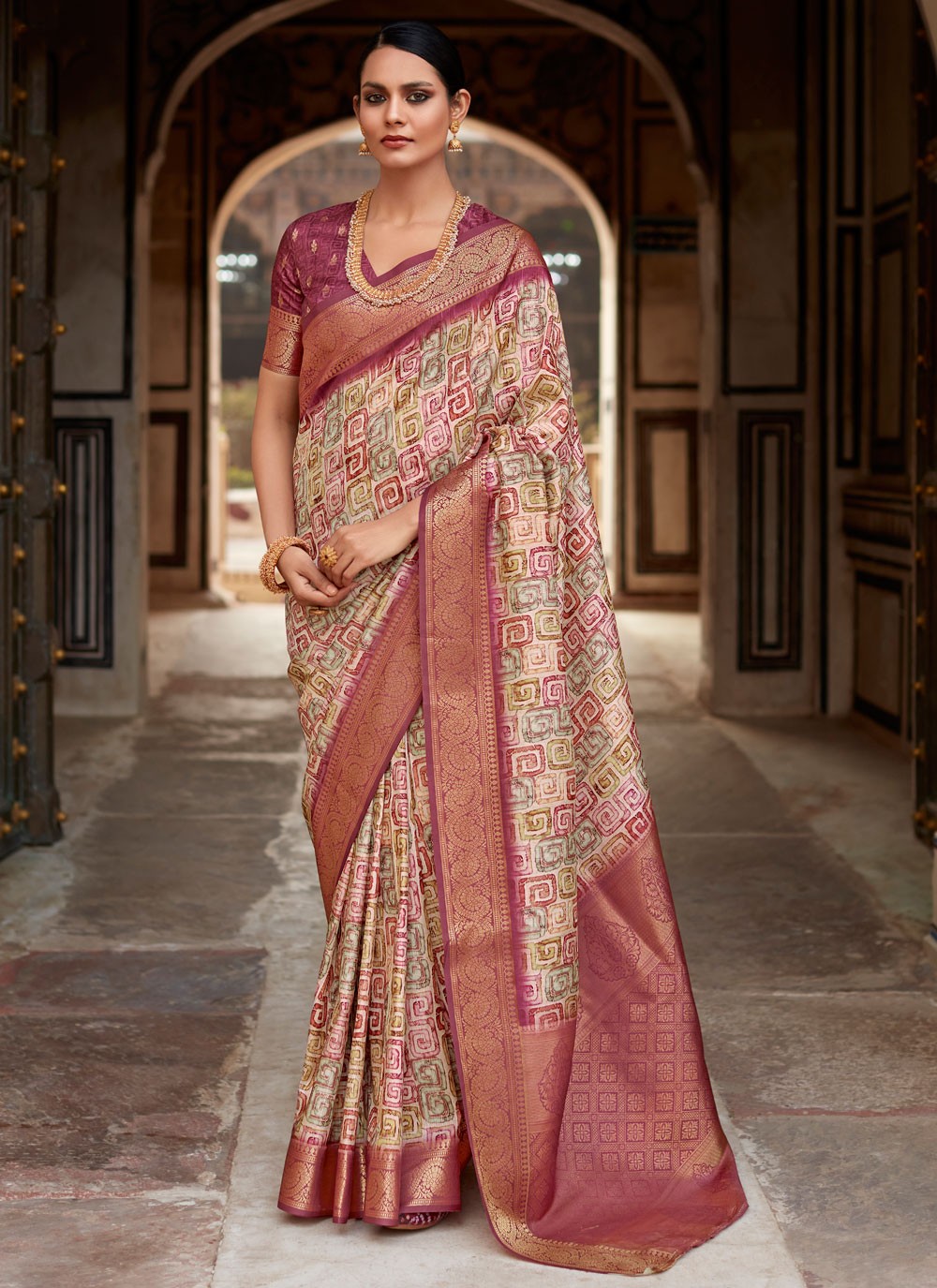 Maroon Handloom Silk Traditional Saree Border Work, Fancy Work, Printed, Zari S15750