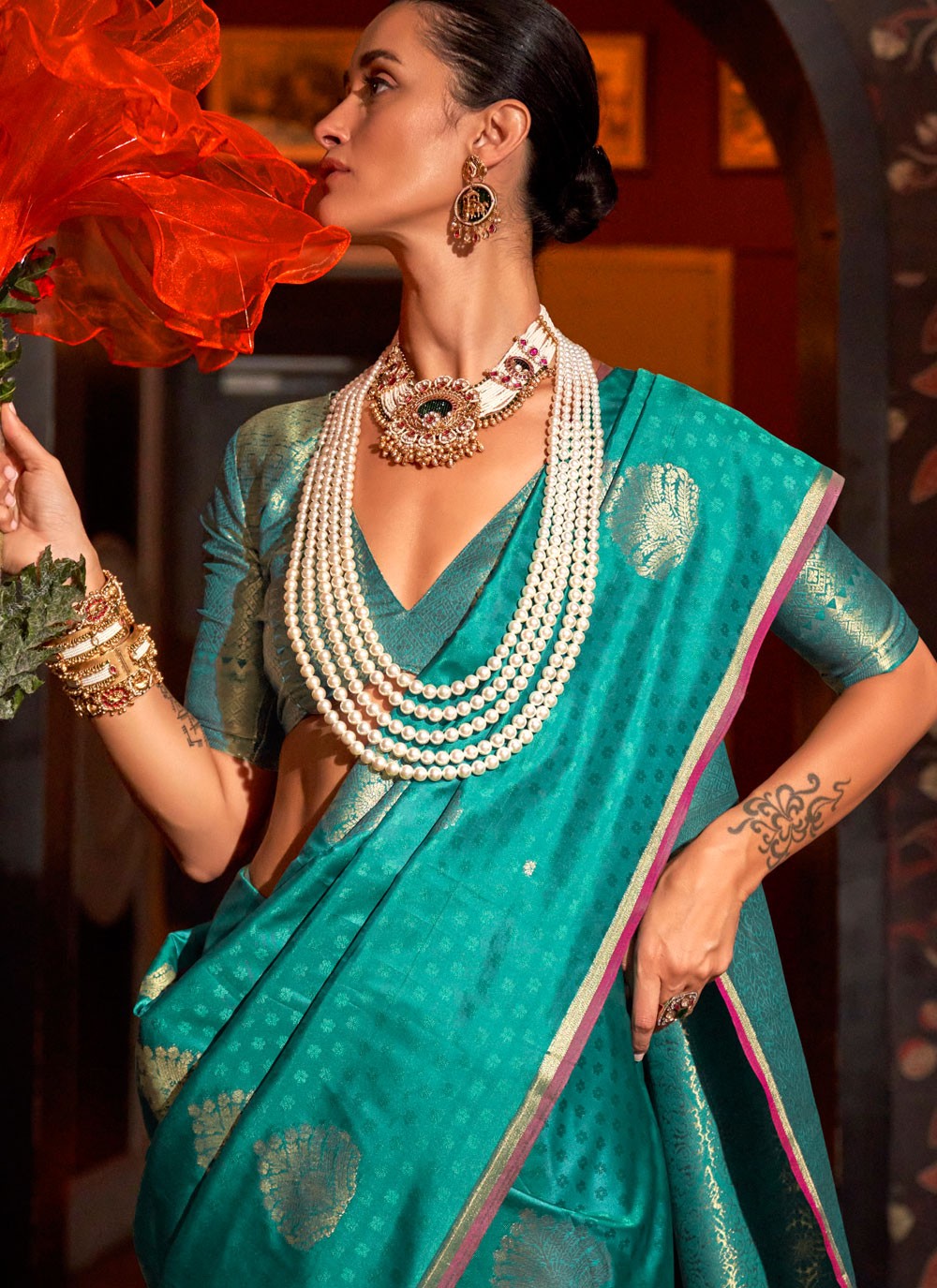 Classic Woven Handloom Silk Saree - S9191
