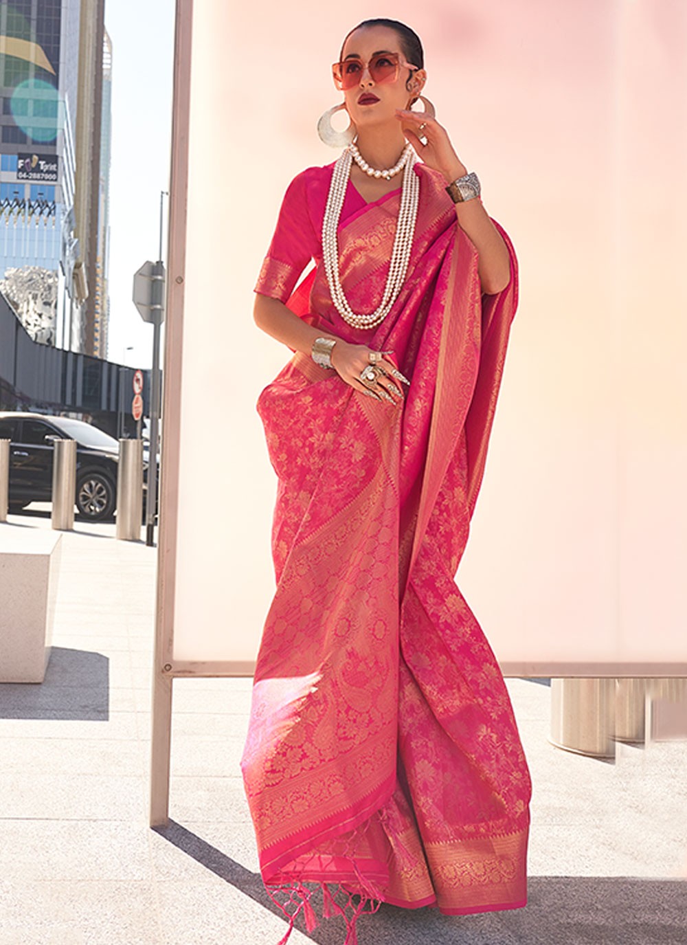 Classic Weaving Zari Handloom Silk Saree - S6016