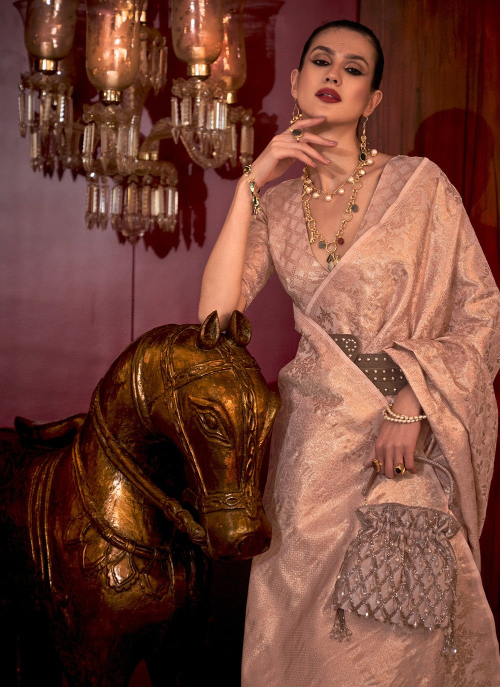 Classic Weaving Zari Handloom Silk Saree - S3826