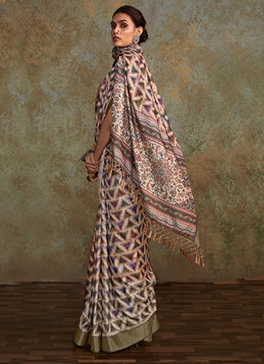 Classic Printed Handloom Silk Saree - S6674