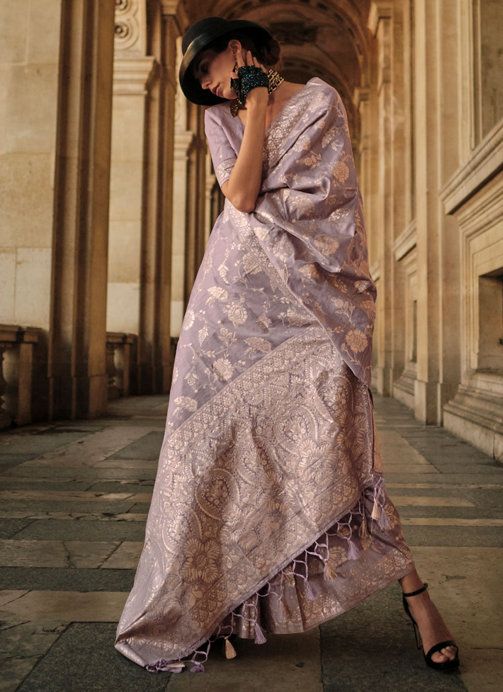 Classic Weaving Zari Handloom Silk Saree - S3950