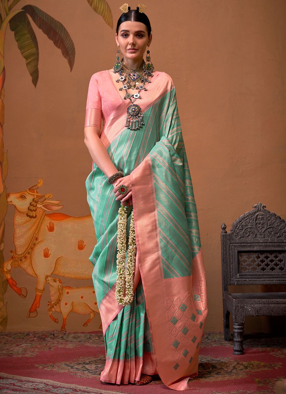 Classic Weaving Zari Handloom Silk Saree - S7229