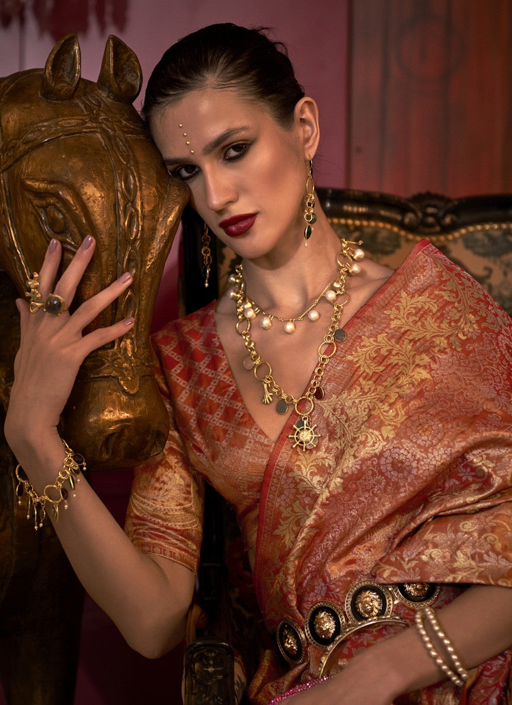 Classic Weaving Zari Handloom Silk Saree - S3826