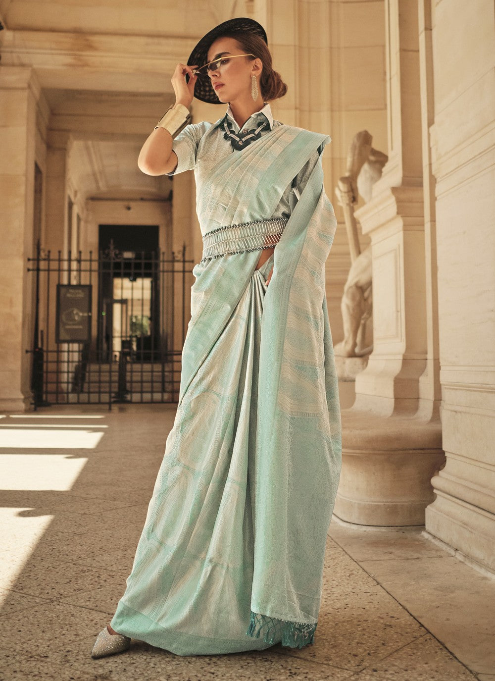 Classic Weaving Zari Handloom Silk Saree - S3657