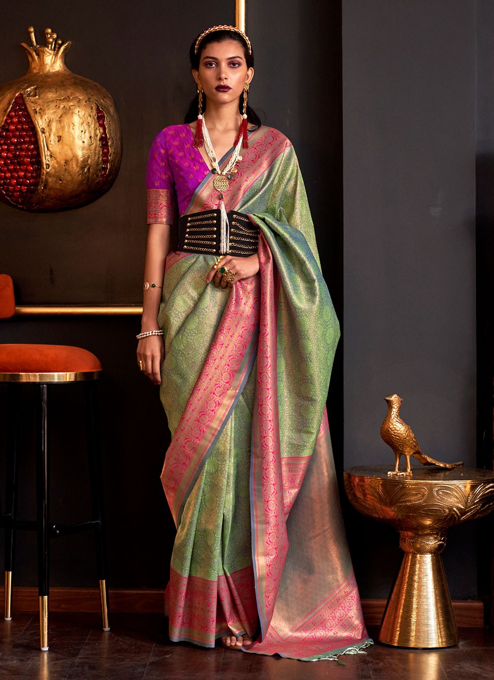 Trendy Weaving Zari Handloom Silk Saree - S4625
