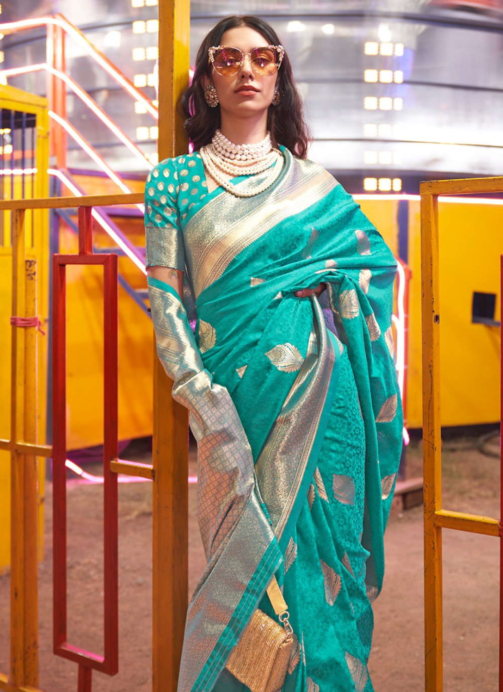 Trendy Weaving Zari Handloom Silk Saree - S5265