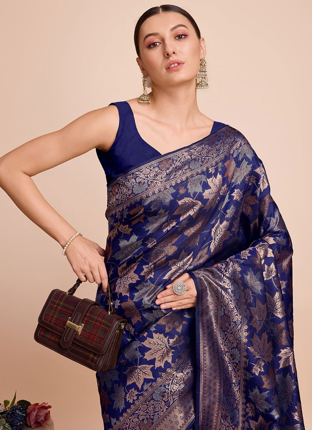 Classic Weaving Zari Handloom Silk Saree - S6852