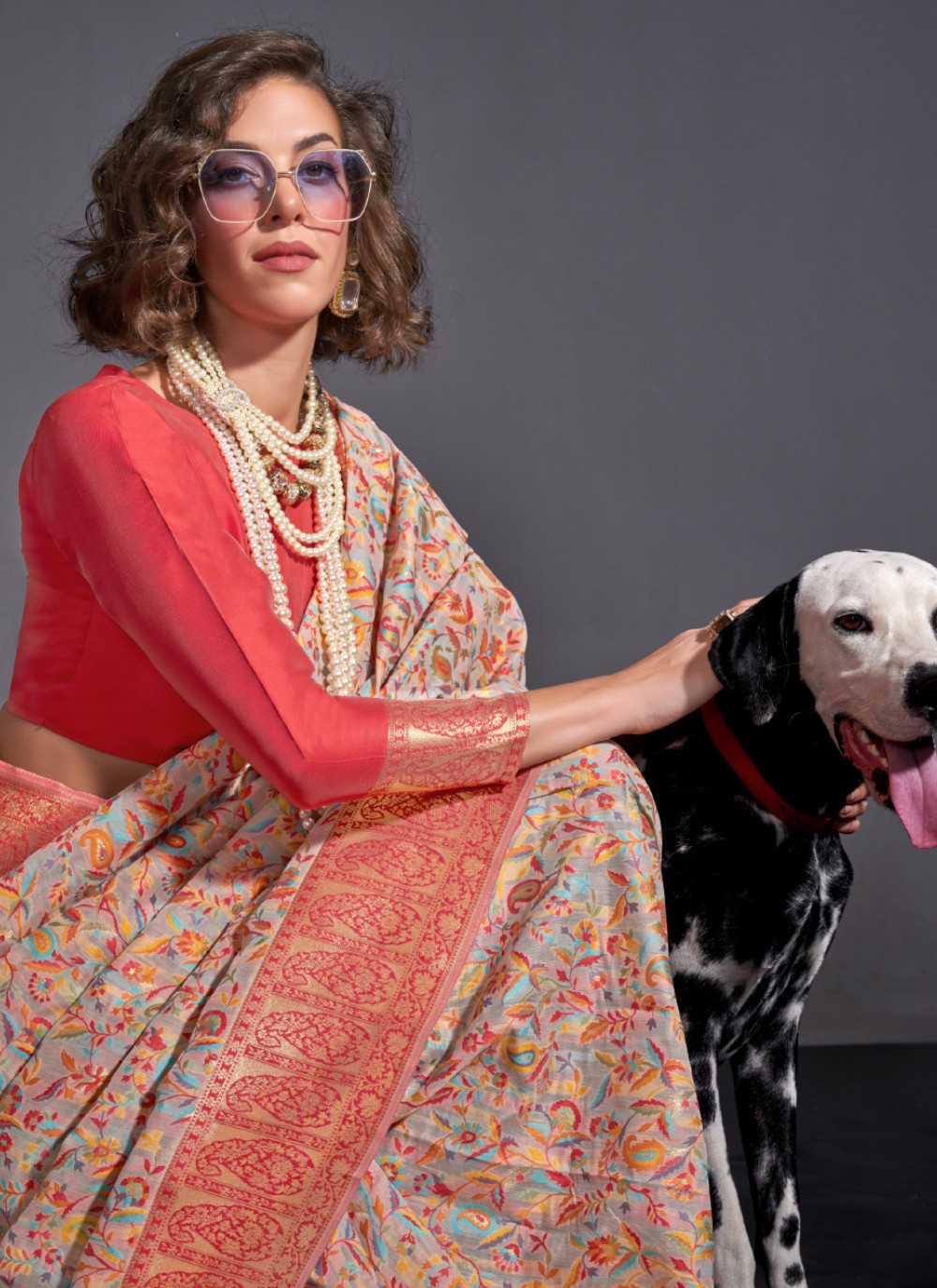 Trendy Weaving Zari Handloom Silk Saree - S5330