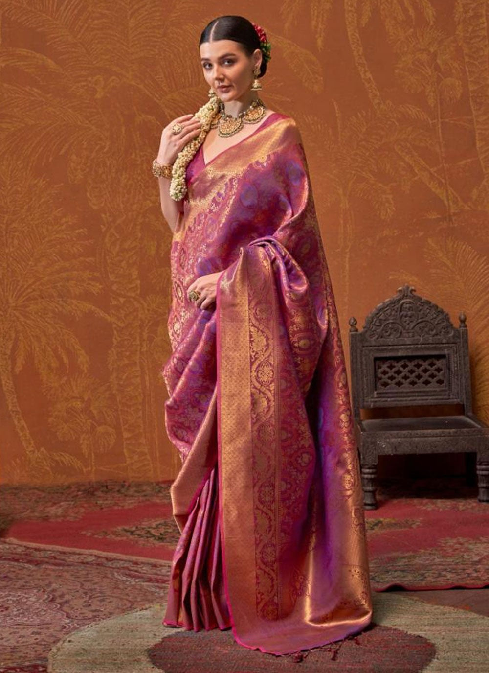 Classic Weaving Zari Handloom Silk Saree - S7909