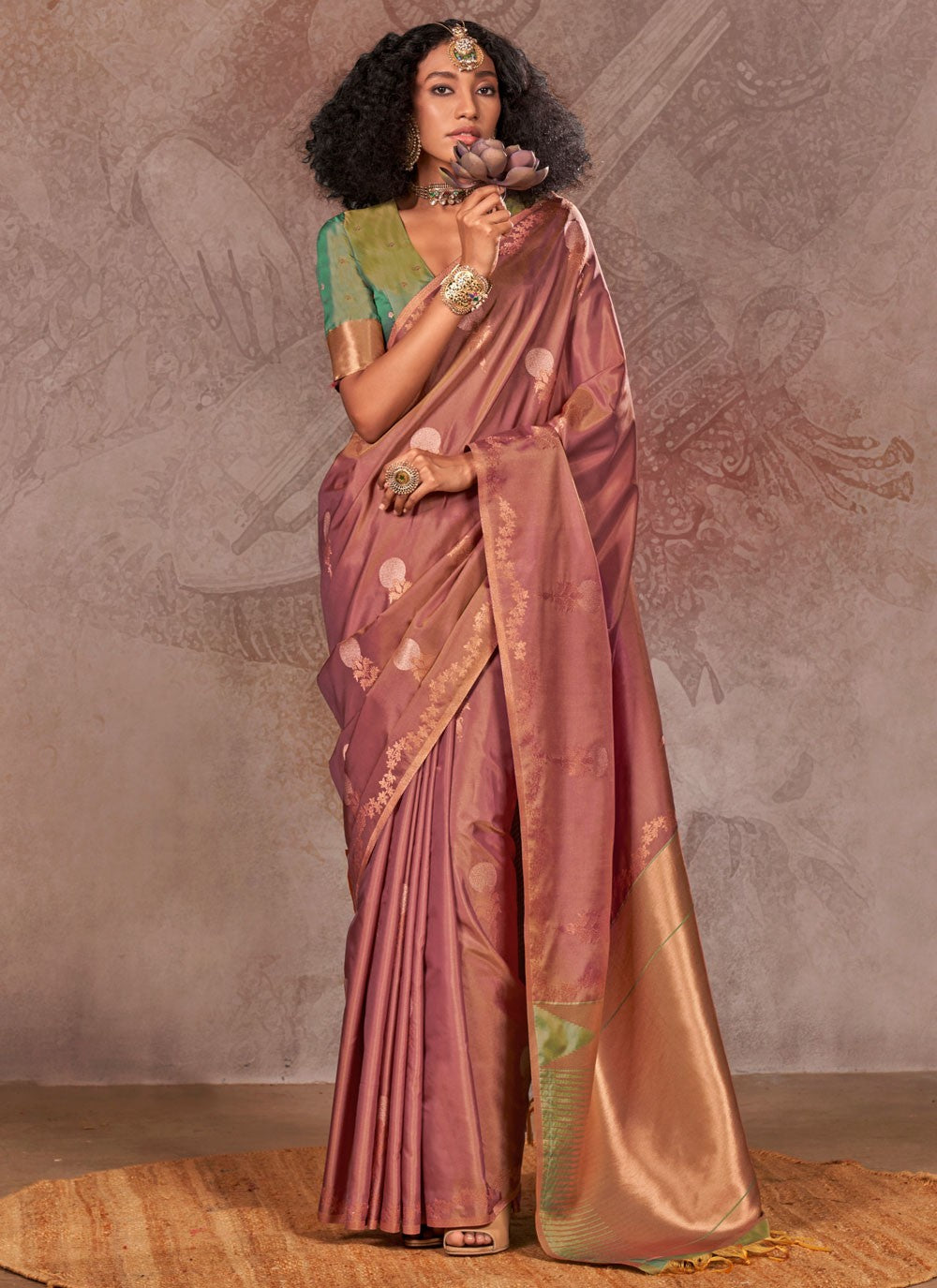 Trendy Saree Weaving Zari Purple Handloom Silk Saree S13297