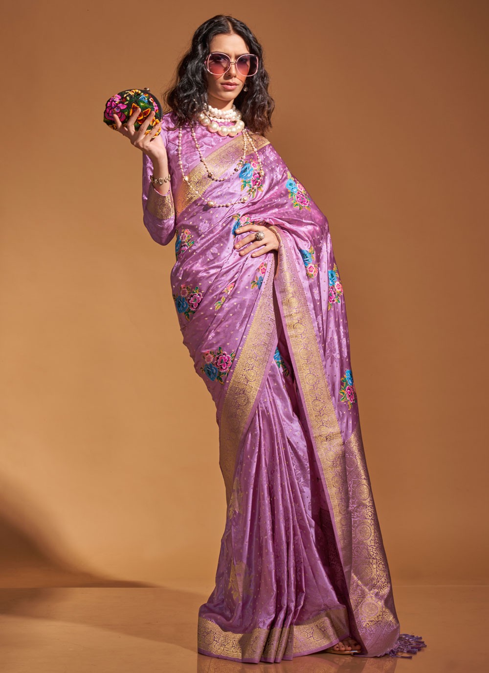 Classic Weaving Zari Handloom Silk Saree - S7701