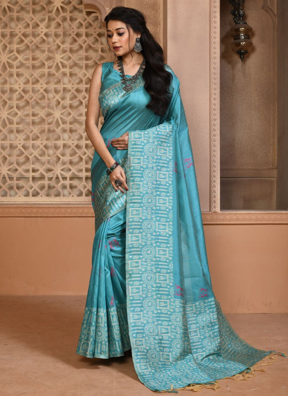Trendy Woven Handloom Silk Saree - S2906