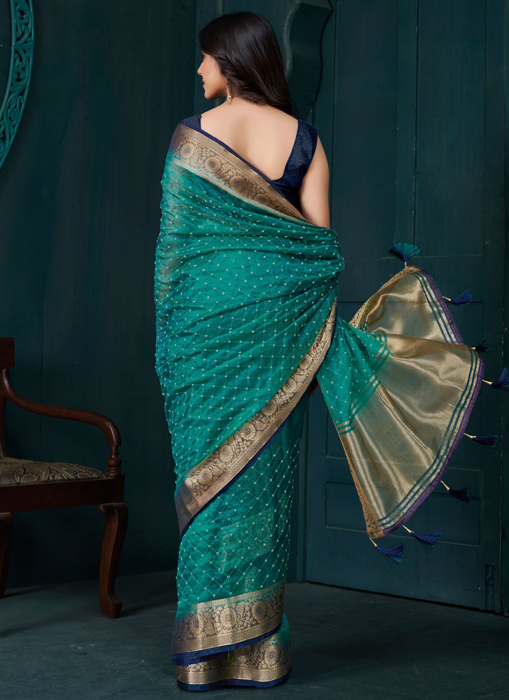 Beads Jacquard Rama Trendy Saree S15059