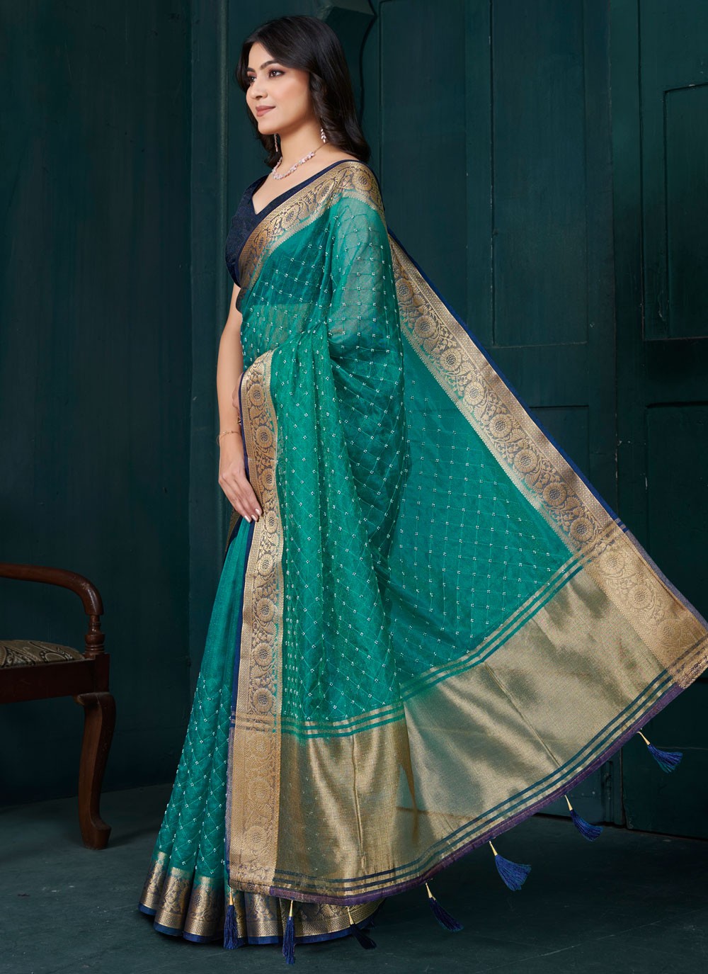 Beads Jacquard Rama Trendy Saree S15059