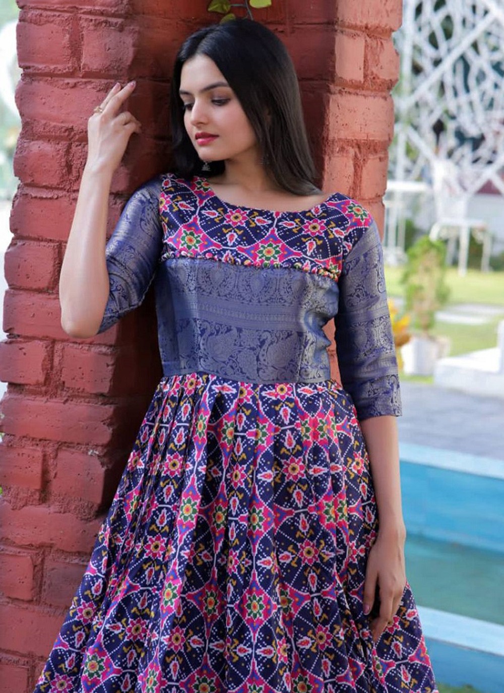 Jacquard Silk Gown - G1124