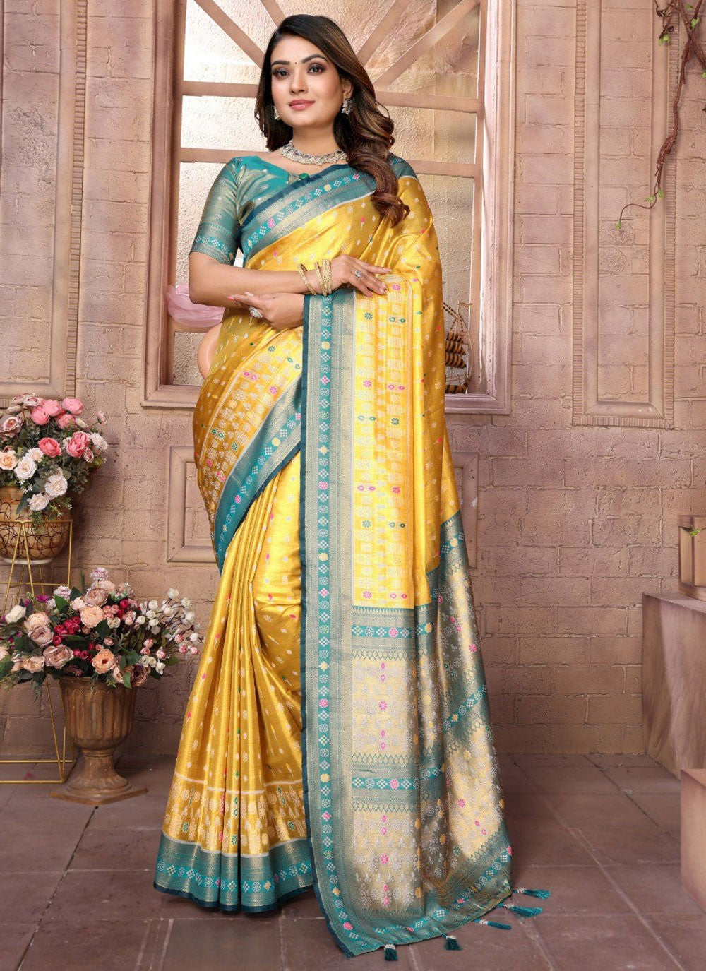 Contemporary Jacquard Work Yellow Banarasi Silk S12894