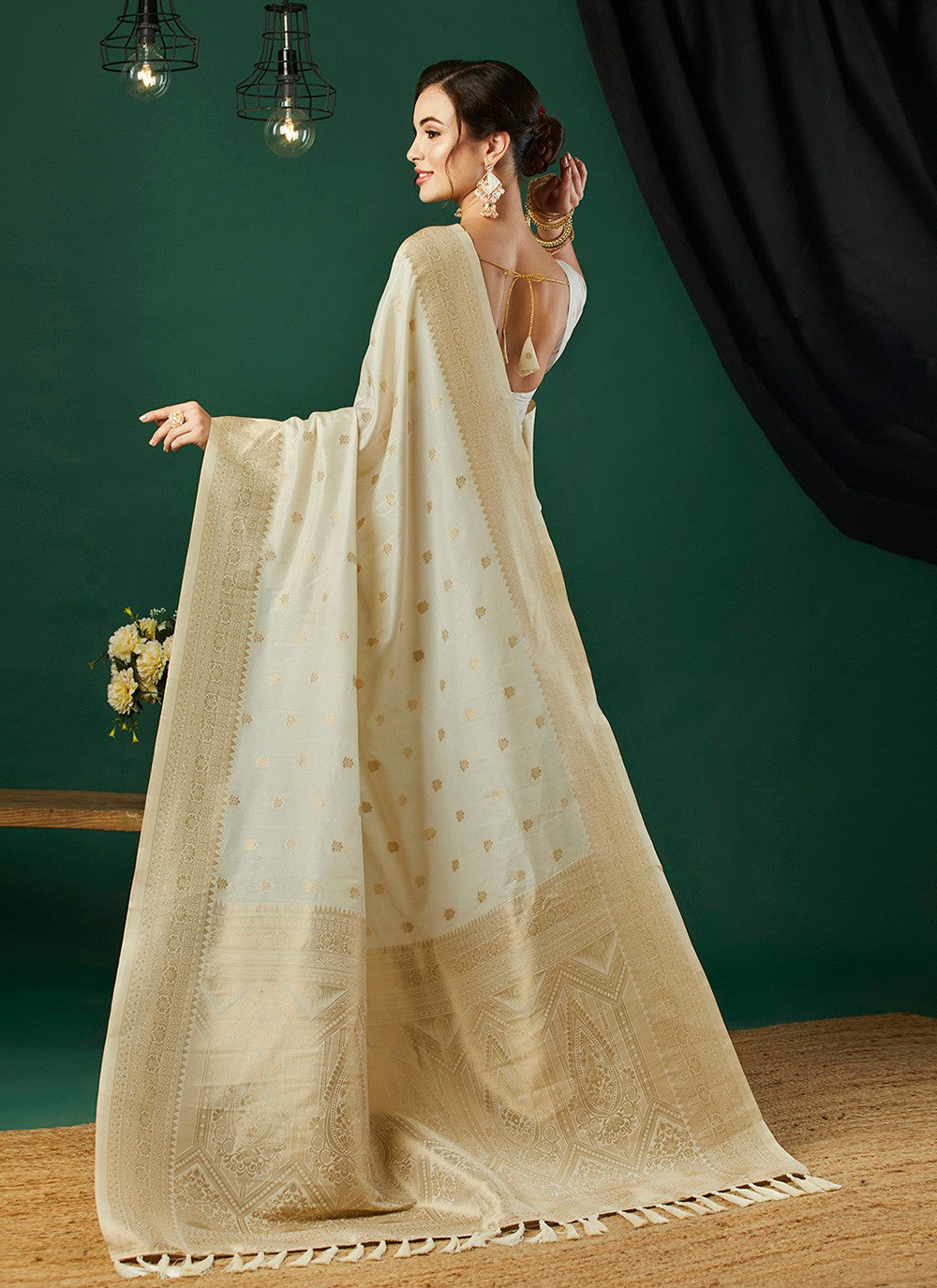 Classic Saree Jacquard Work Cream Naylon S12531