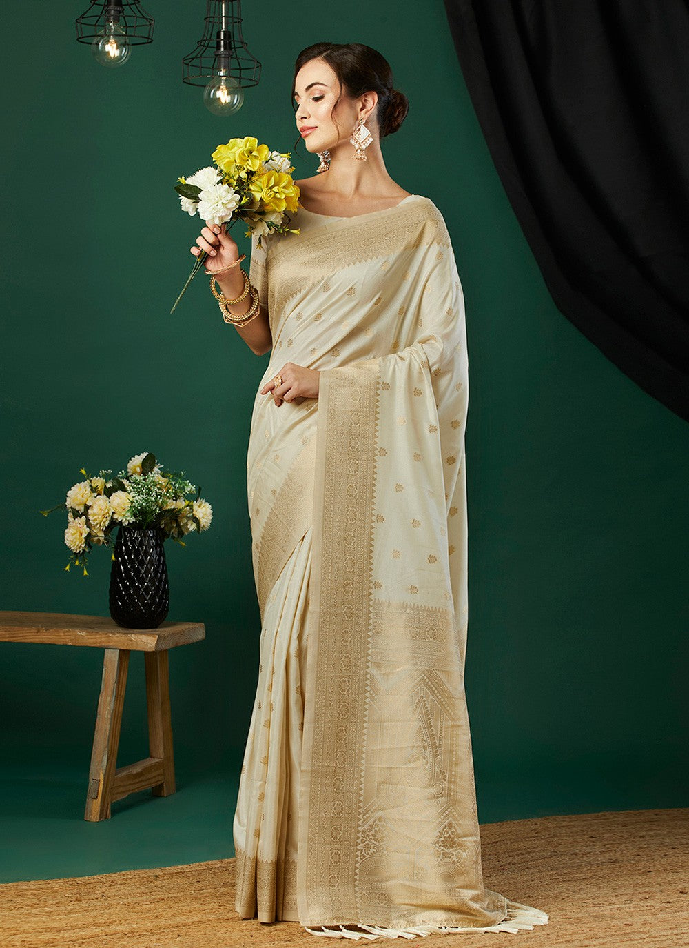 Classic Saree Jacquard Work Cream Naylon S12531