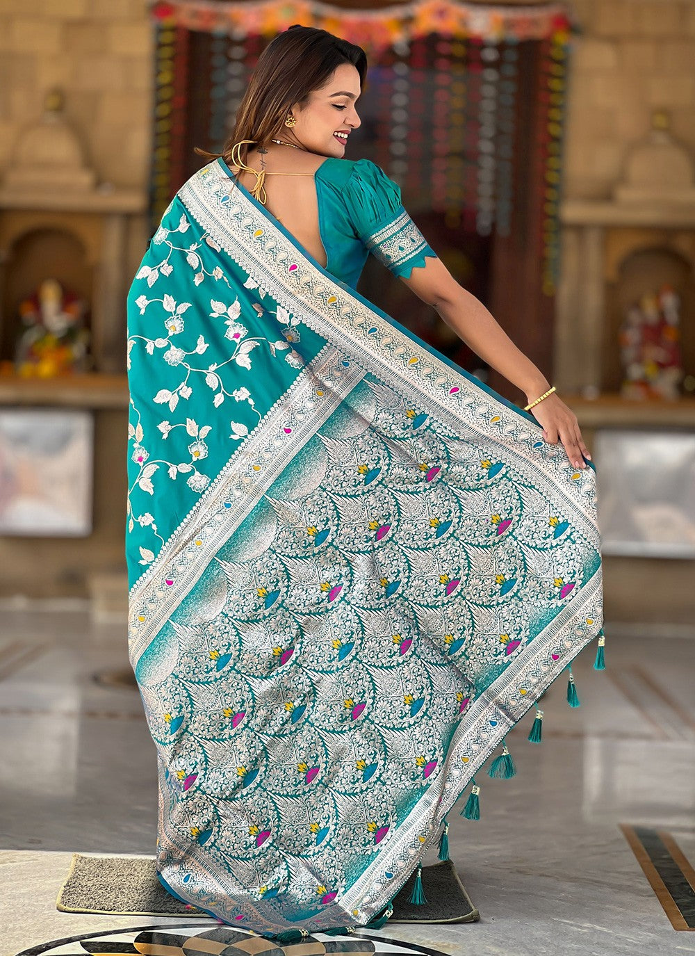 Rama Banarasi Silk Trendy Saree Jacquard Work, Woven S16590