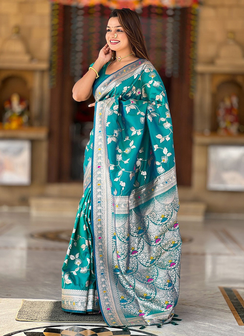 Rama Banarasi Silk Trendy Saree Jacquard Work, Woven S16590