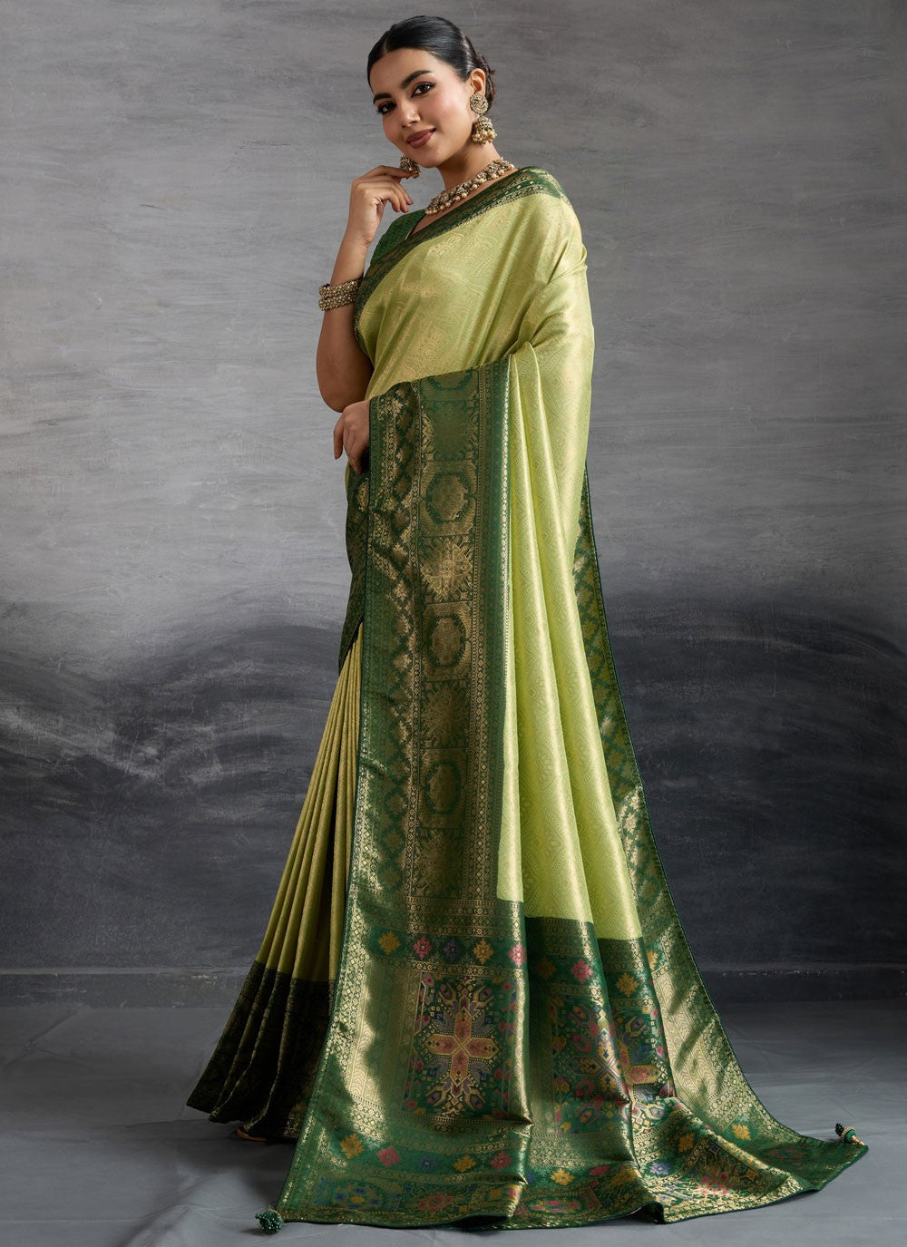 Green Kanjivaram Silk Designer Saree Meenakari, Woven, Zari S17636