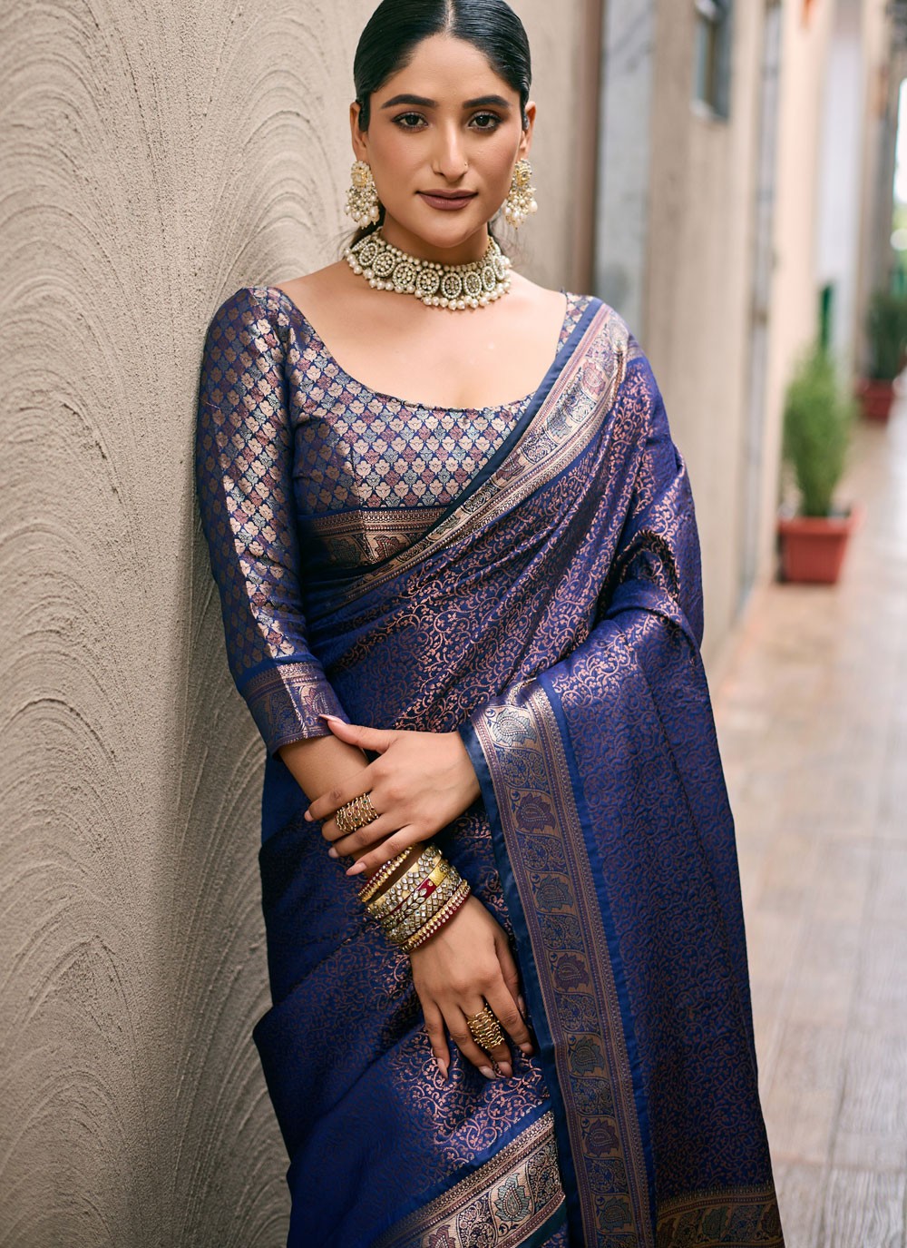 Trendy Saree Woven Navy Blue Kanjivaram Silk Saree S12525