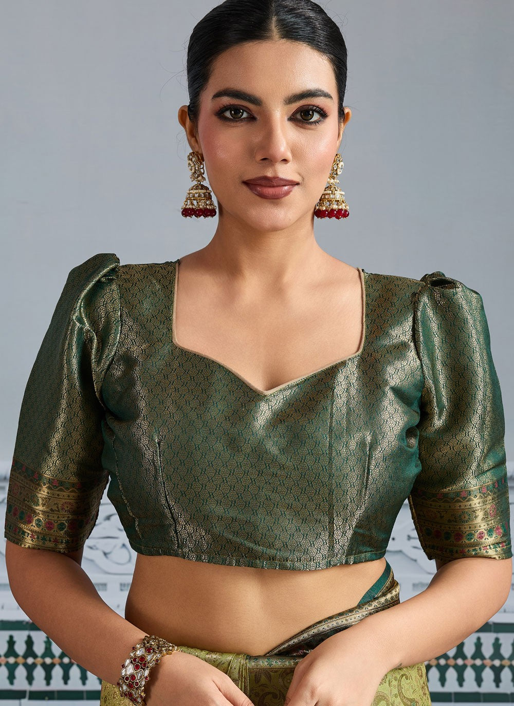 Green Kanjivaram Silk Classic Saree Woven S18066