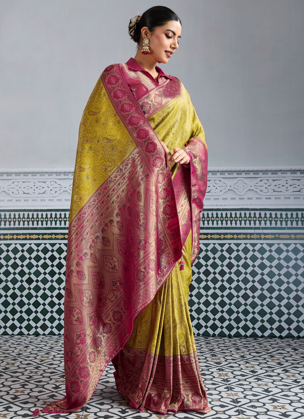 Yellow Kanjivaram Silk Contemporary Saree Jaal, Meenakari, Woven, Zari S19339