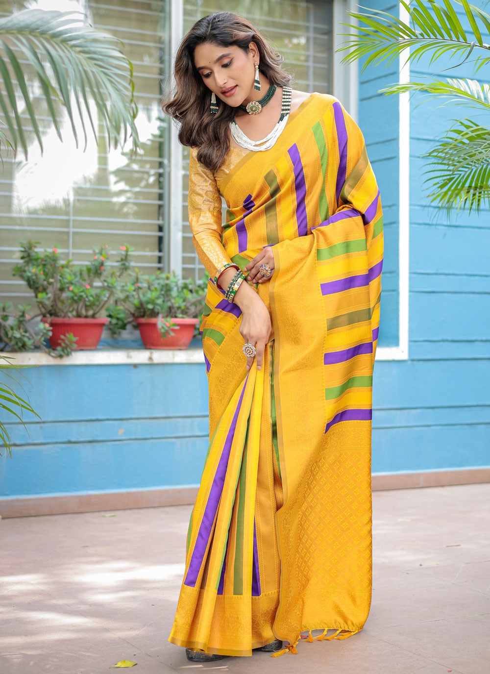Trendy Saree Woven Yellow Kanjivaram Silk Saree S12501