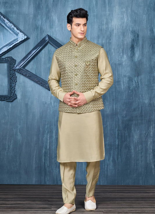 Embroidered Banarasi Silk Green Kurta Payjama With Jacket - M6335