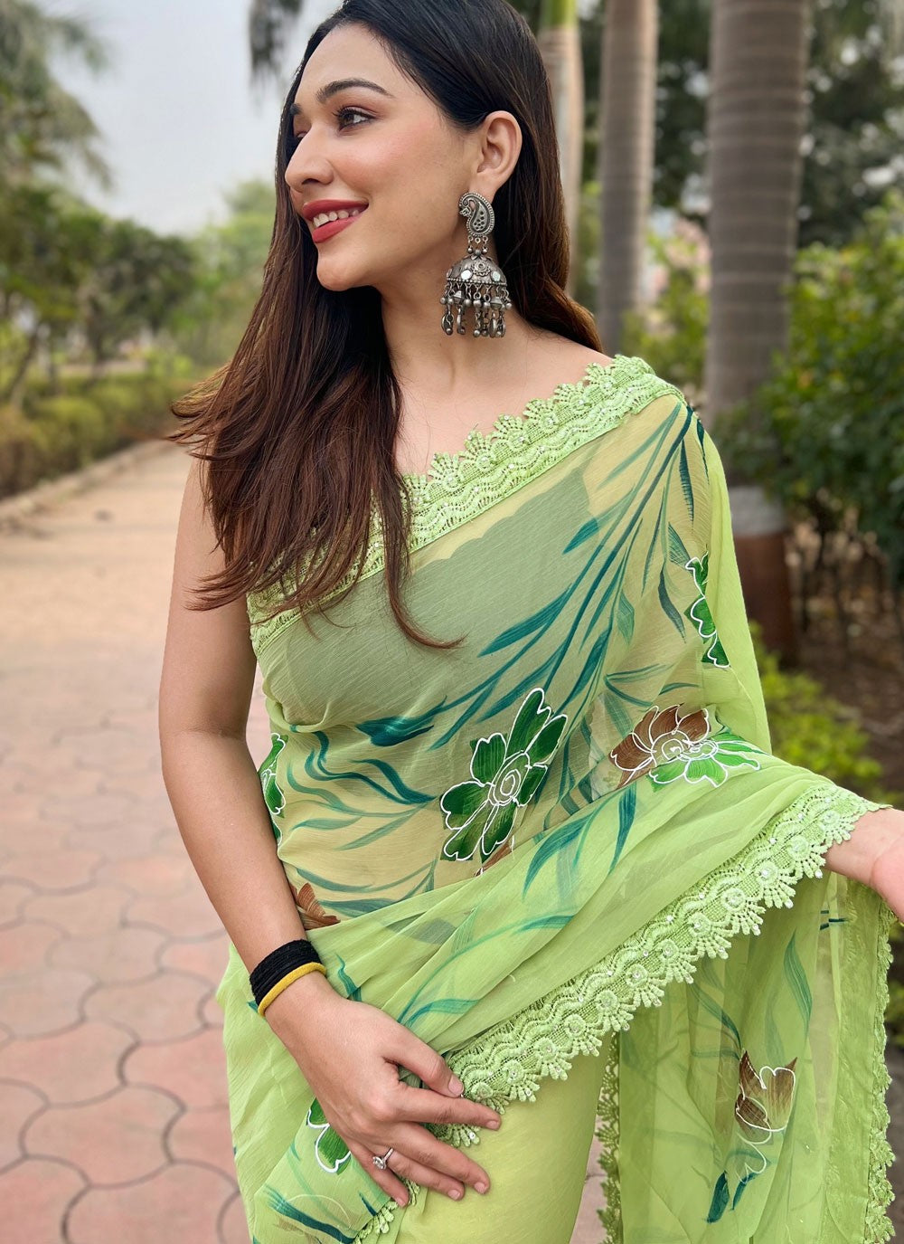 Classic Border Work Shimmer Saree - S6244