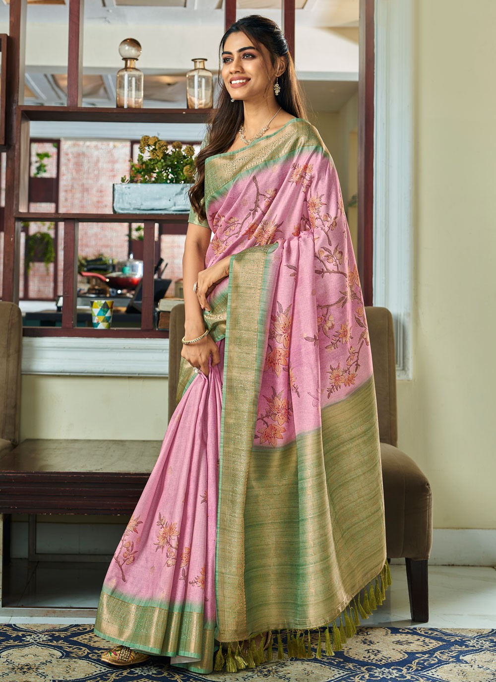 Trendy Floral Printed Handloom Silk Saree - S5403