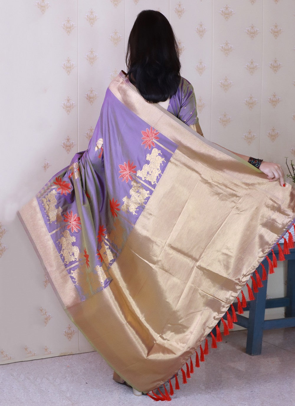 Lavender Silk Trendy Saree Meenakari, Woven S19472