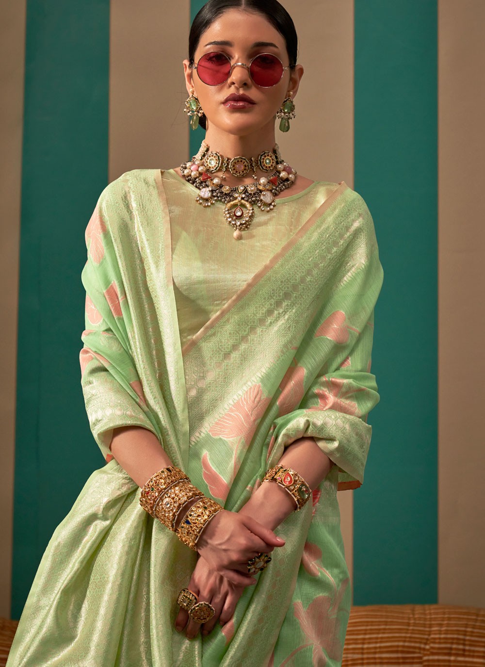 Classic Floral Printed Linen Saree - S7118