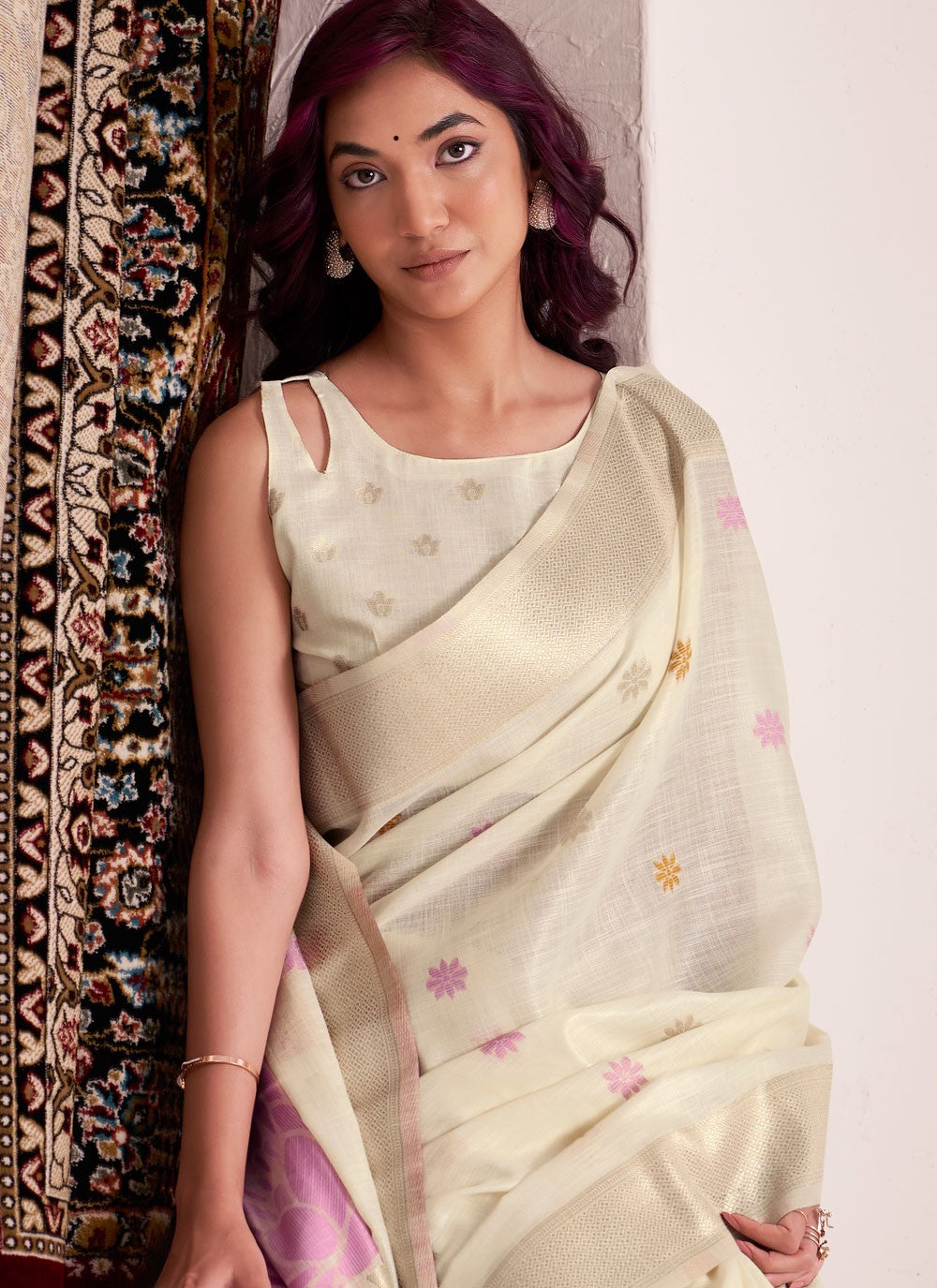 White Linen Contemporary Saree Buttis, Jacquard Work S19333