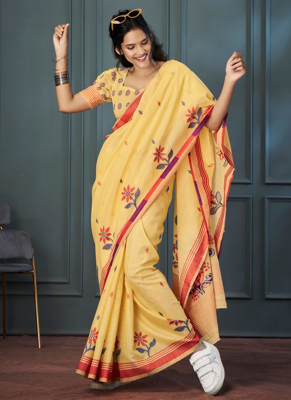 Classic Weaving Zari Linen Saree - S7705