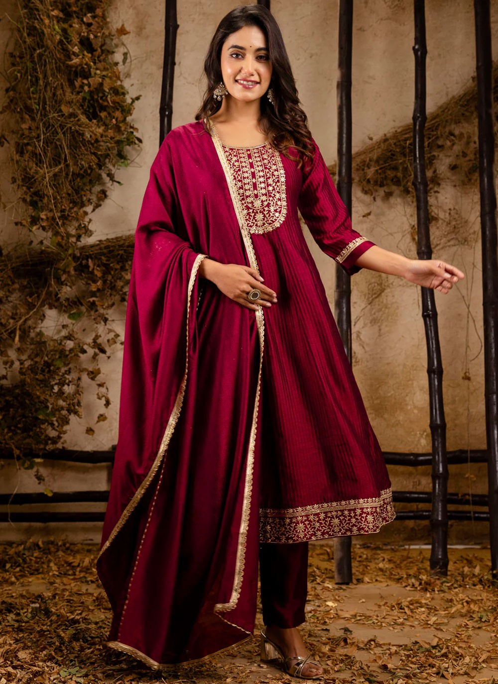 Embroidered Silk Blend Hot Pink Salwar Suit T6125