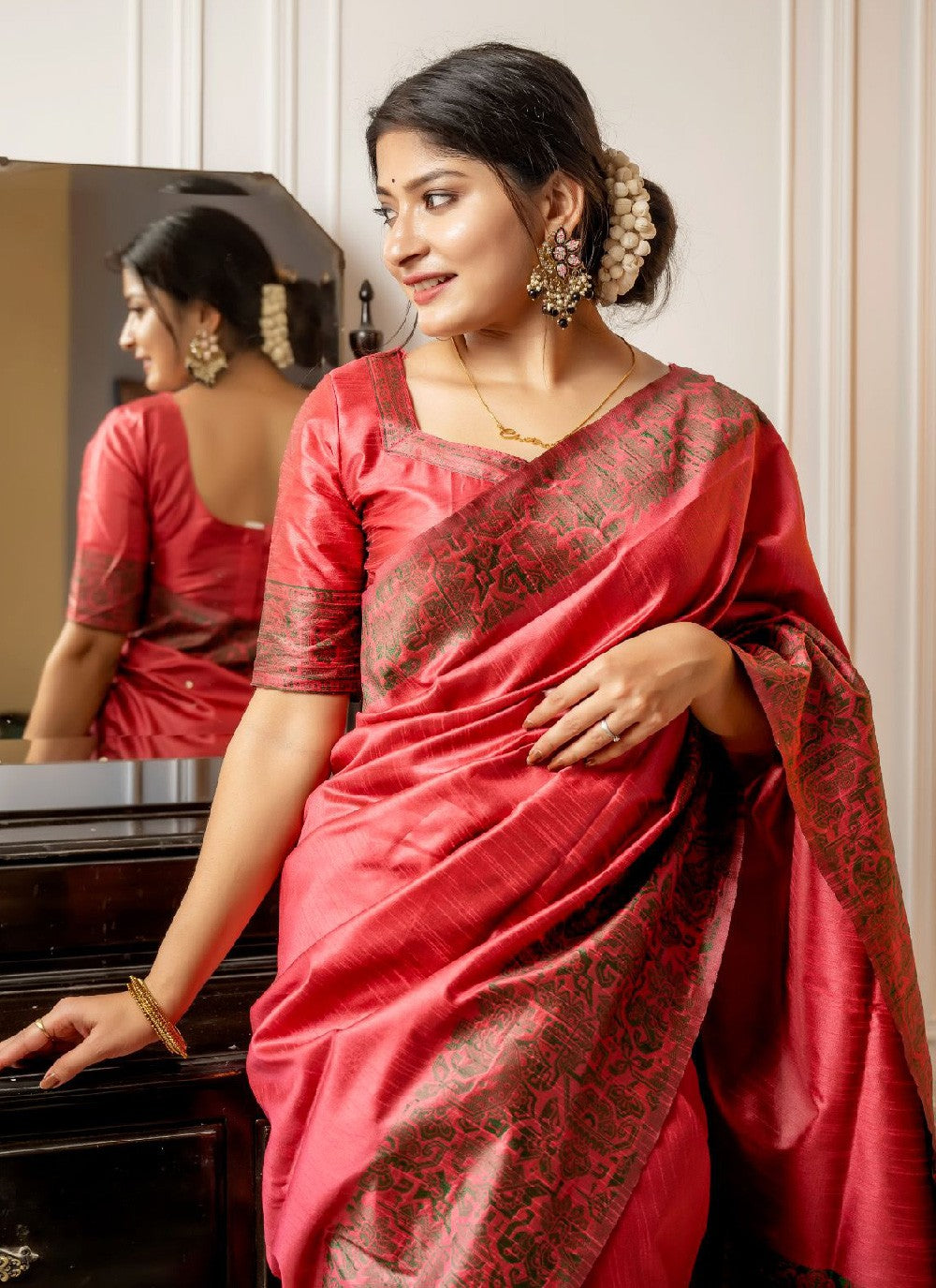 Trendy Border Work Handloom Silk, Raw Silk Saree - S3549