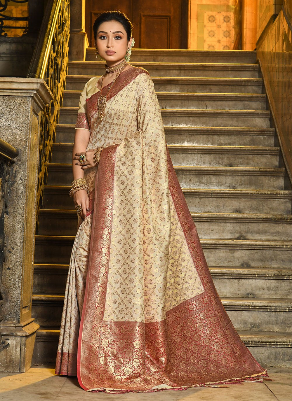 Maroon Banarasi Silk Classic Saree Jacquard Work, Woven S16595