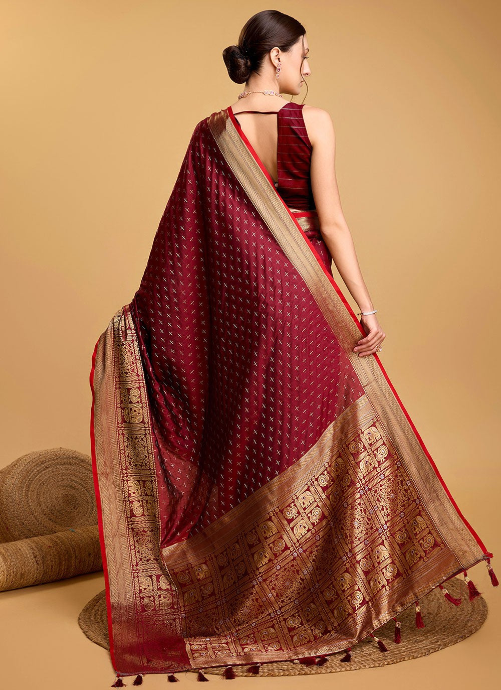 Contemporary Jacquard Work Silk Saree - S5601