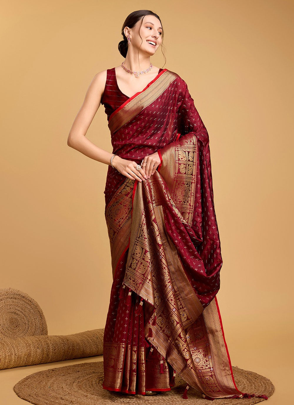Contemporary Jacquard Work Silk Saree - S5601