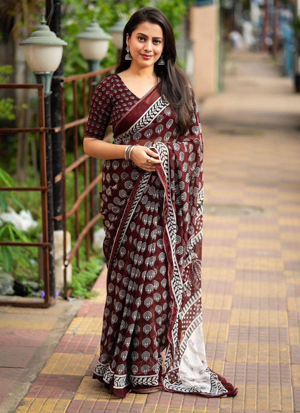 Trendy Digital Print Silk Blend Saree - S5734