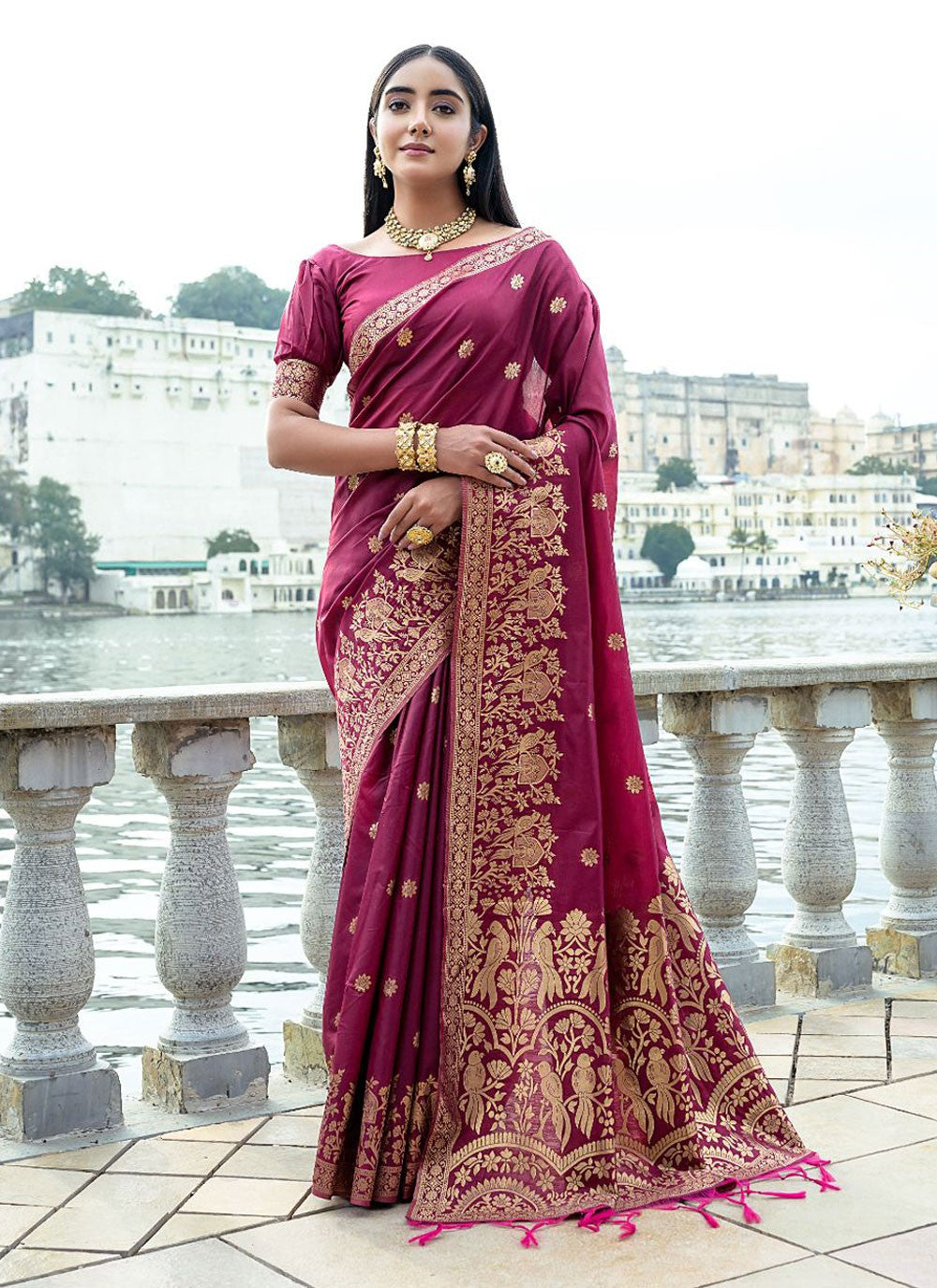 Trendy Woven Silk Saree - S4329
