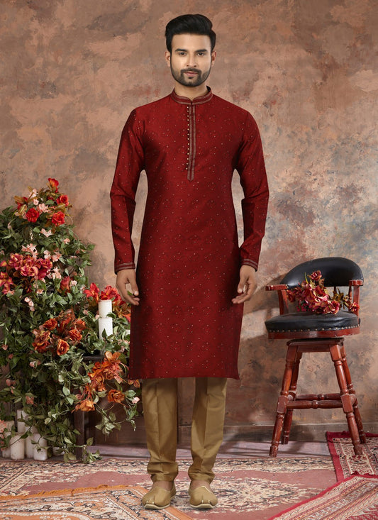 Thread Jacquard Maroon Kurta - M5643