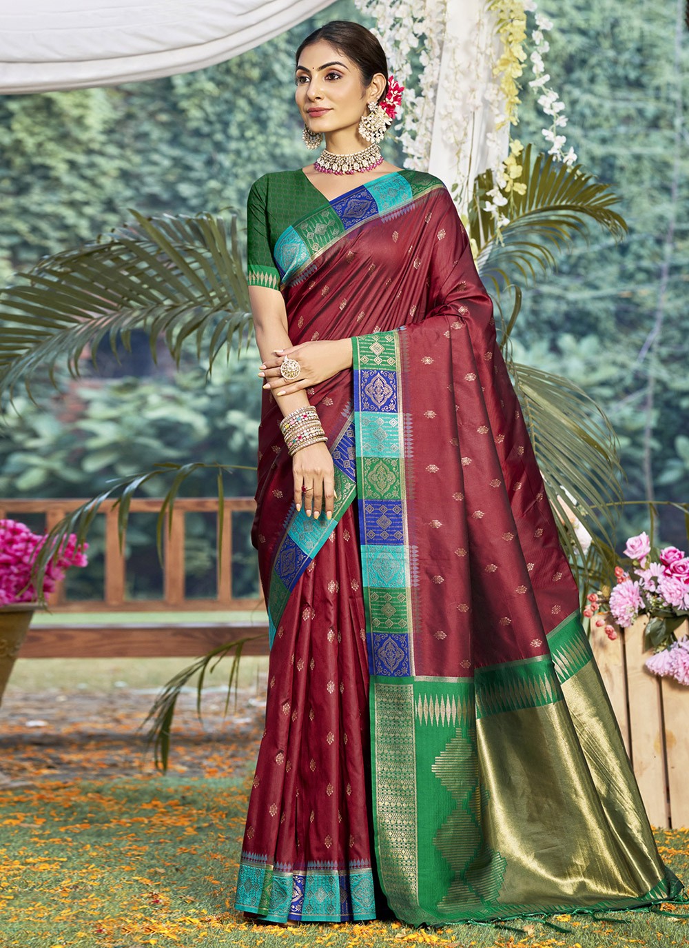 Classic Weaving Zari Silk Cream Saree - S11410
