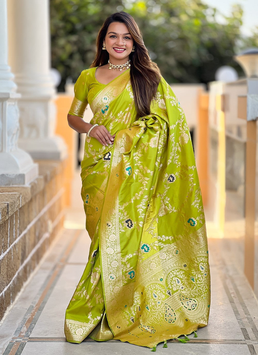 Green Banarasi Silk Classic Saree Meenakari S16328