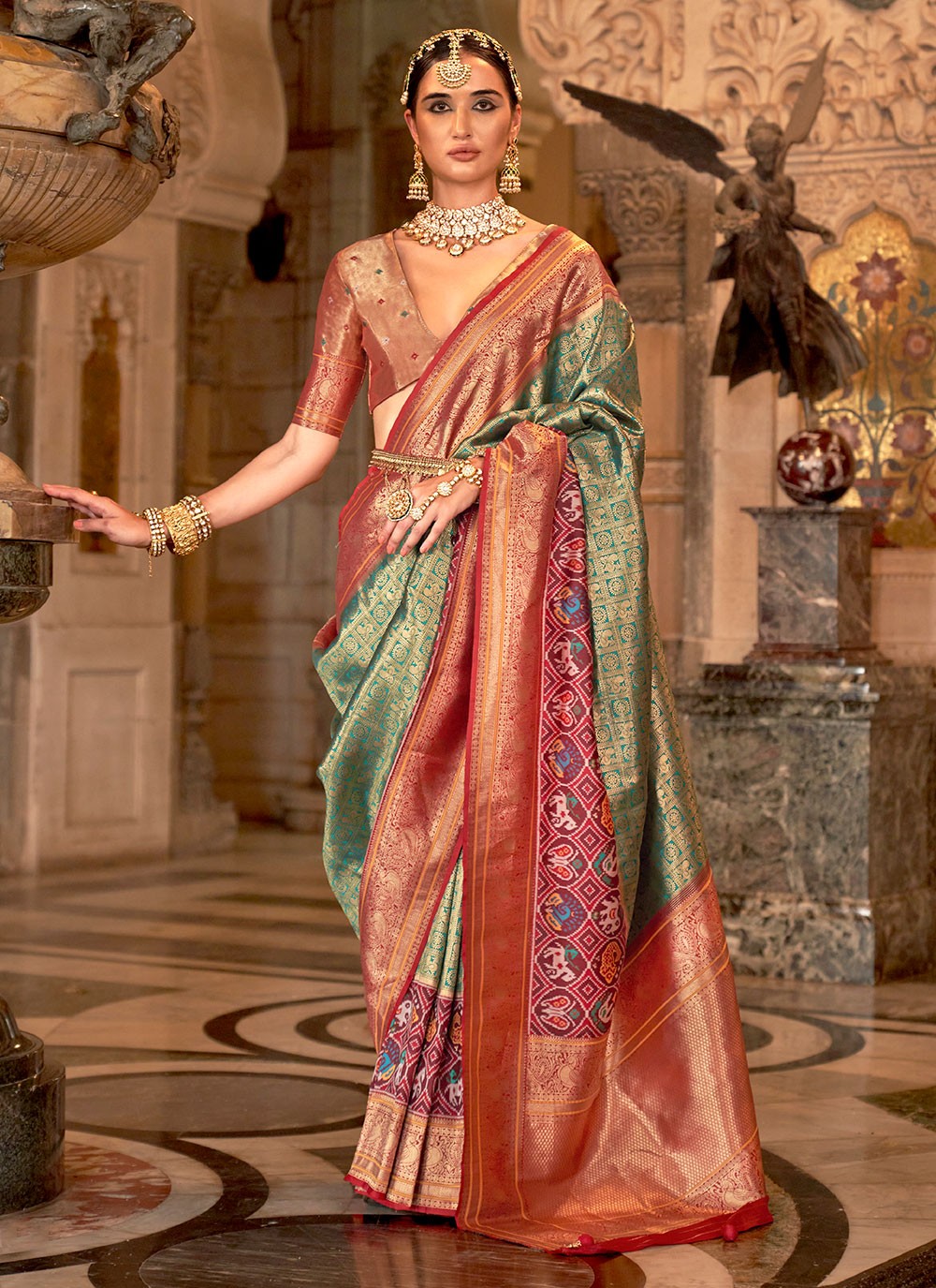 Trendy Meenakari Banarasi Silk Saree - S4928