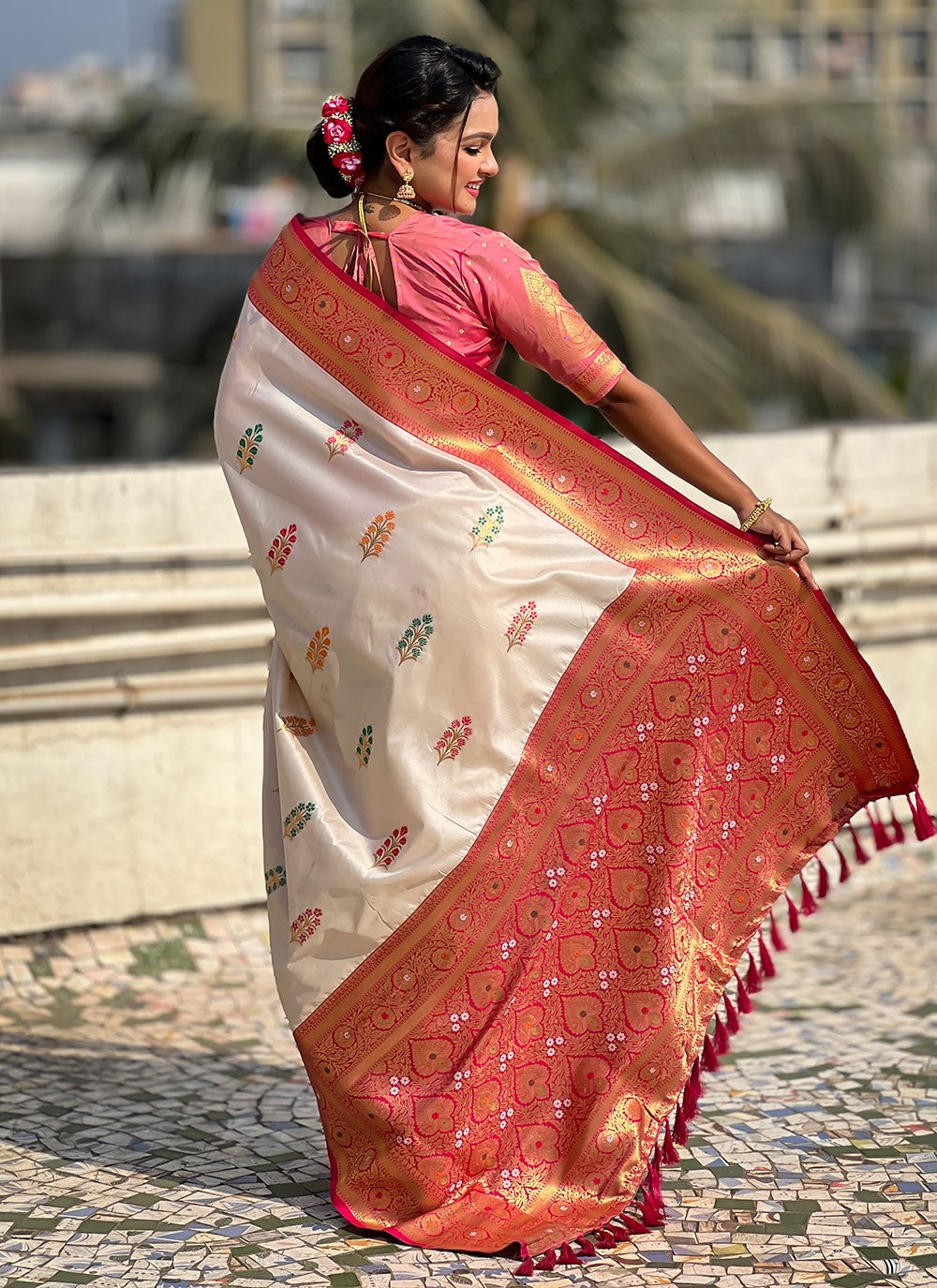 Meenakari Silk Cream Classic Saree S15297